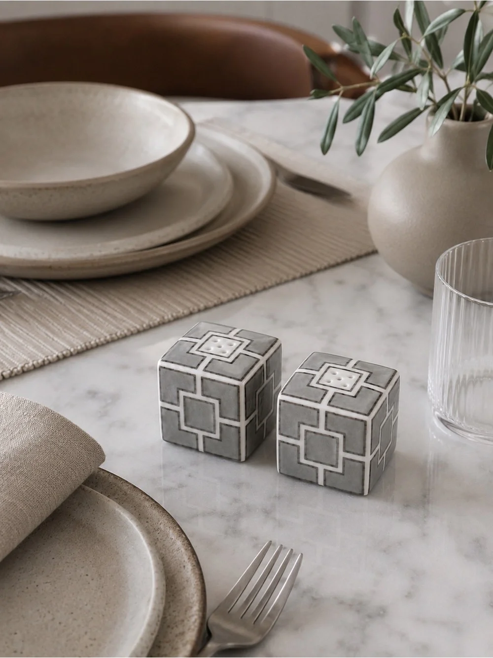 JONATHAN ADLER 2-pcs Geometric Porcelain Cube Salt & Pepper Shakers #0702261